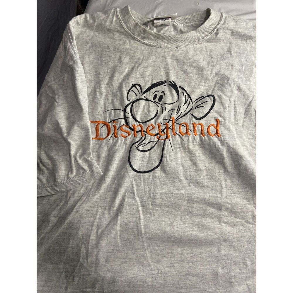 Vintage Tigger Disneyland Gray Embroidery Shirt-Made in the USA‎ -Size XL